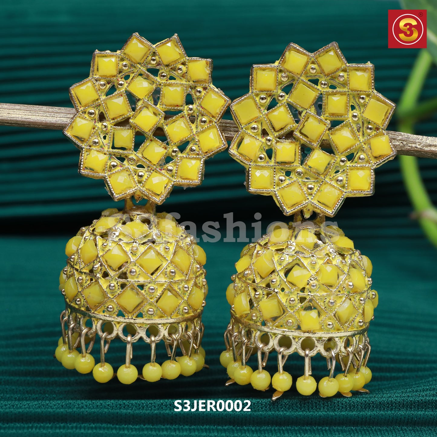 Diamond Shaped Kundan Jhumka (S3JER0002)