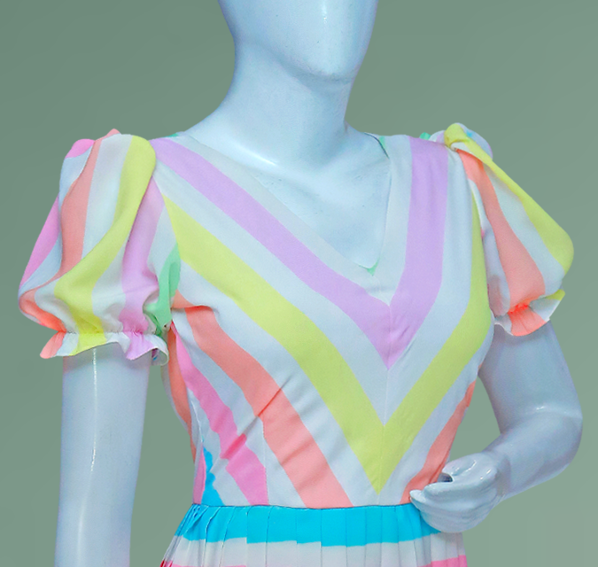 Multicolor strips pleated frock