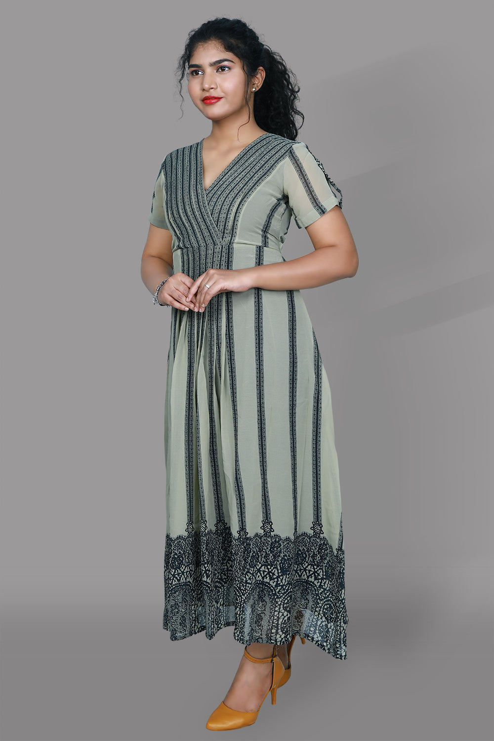 Squirrel Grey Printed Gown β Graceful & Contemporary Ethnic Style | S3G886