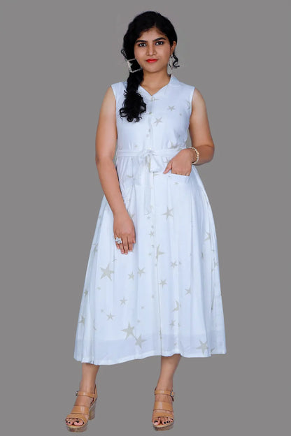White Blazer Collar Neck Sleeveless Gown | S3G1073