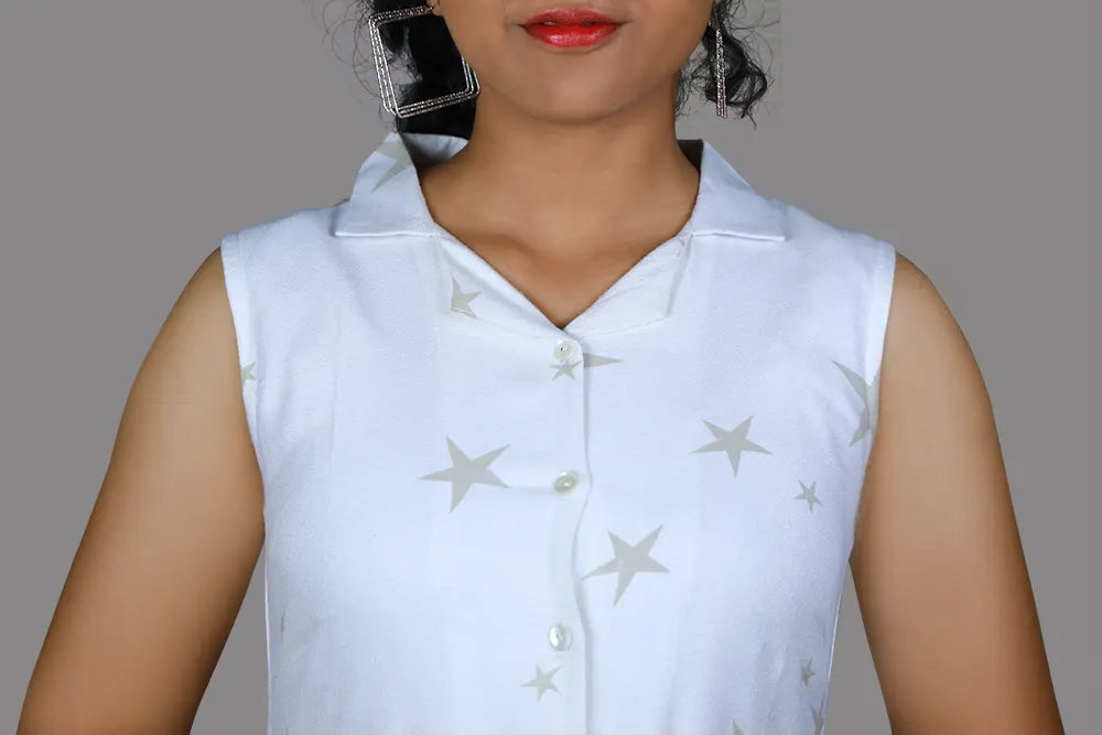 White Blazer Collar Neck Sleeveless Gown | S3G1073