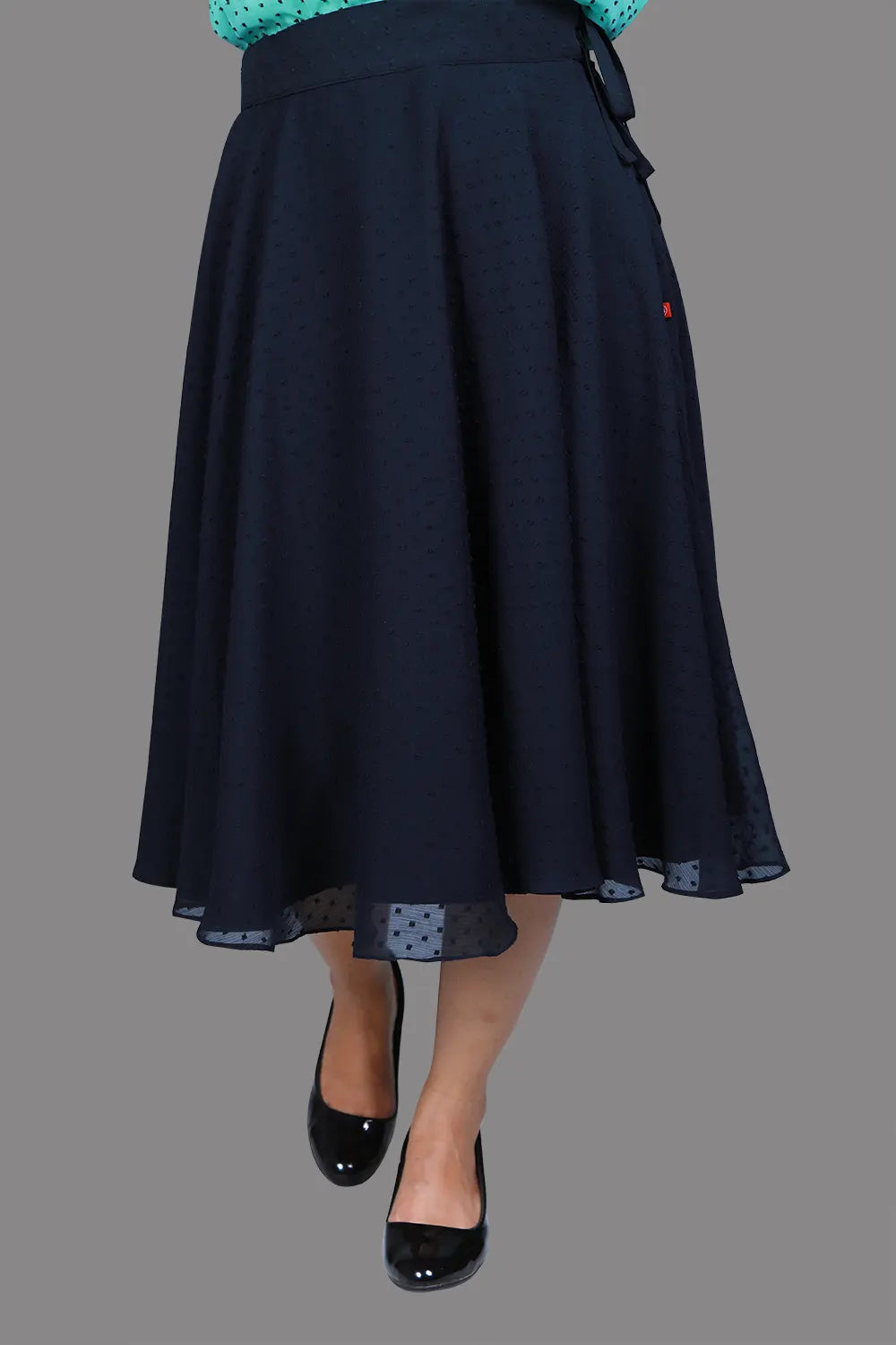 Women's Black Solid Midi skirt | S3TK1228B