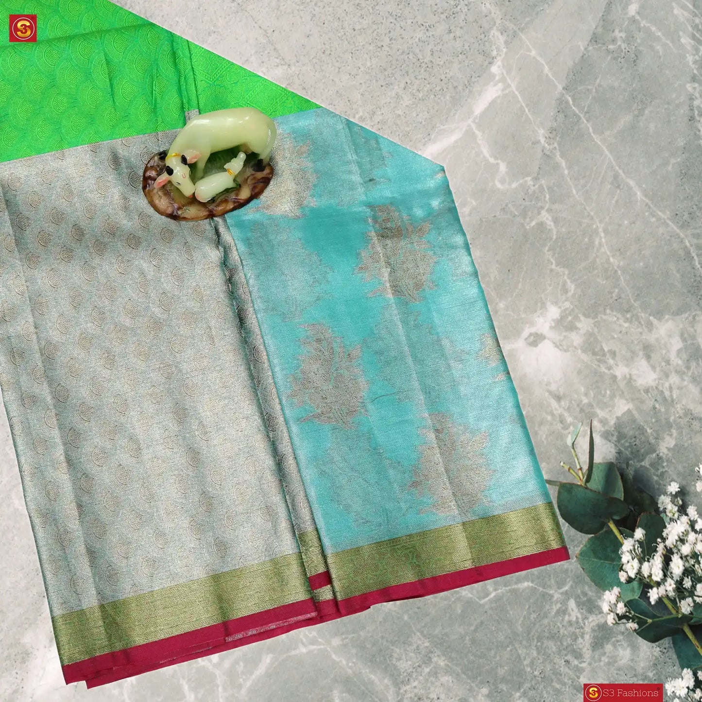 Green Handloom Pattu Saree With Red Border | Red Border
