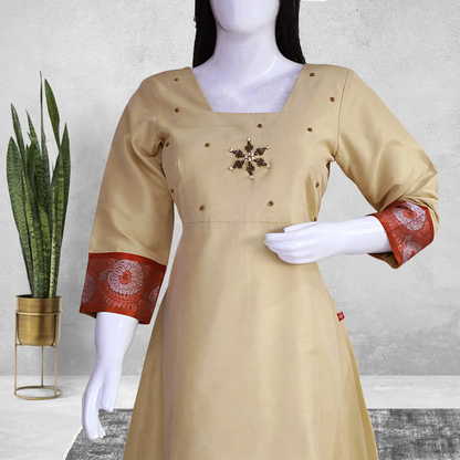 Cream Square Neck Gown | S3G420