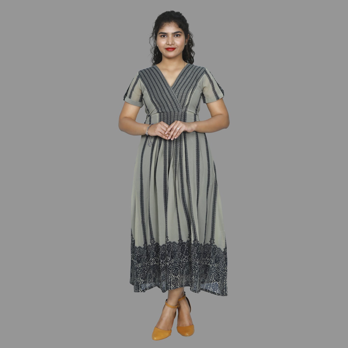 Squirrel grey printed gown |  S3G886