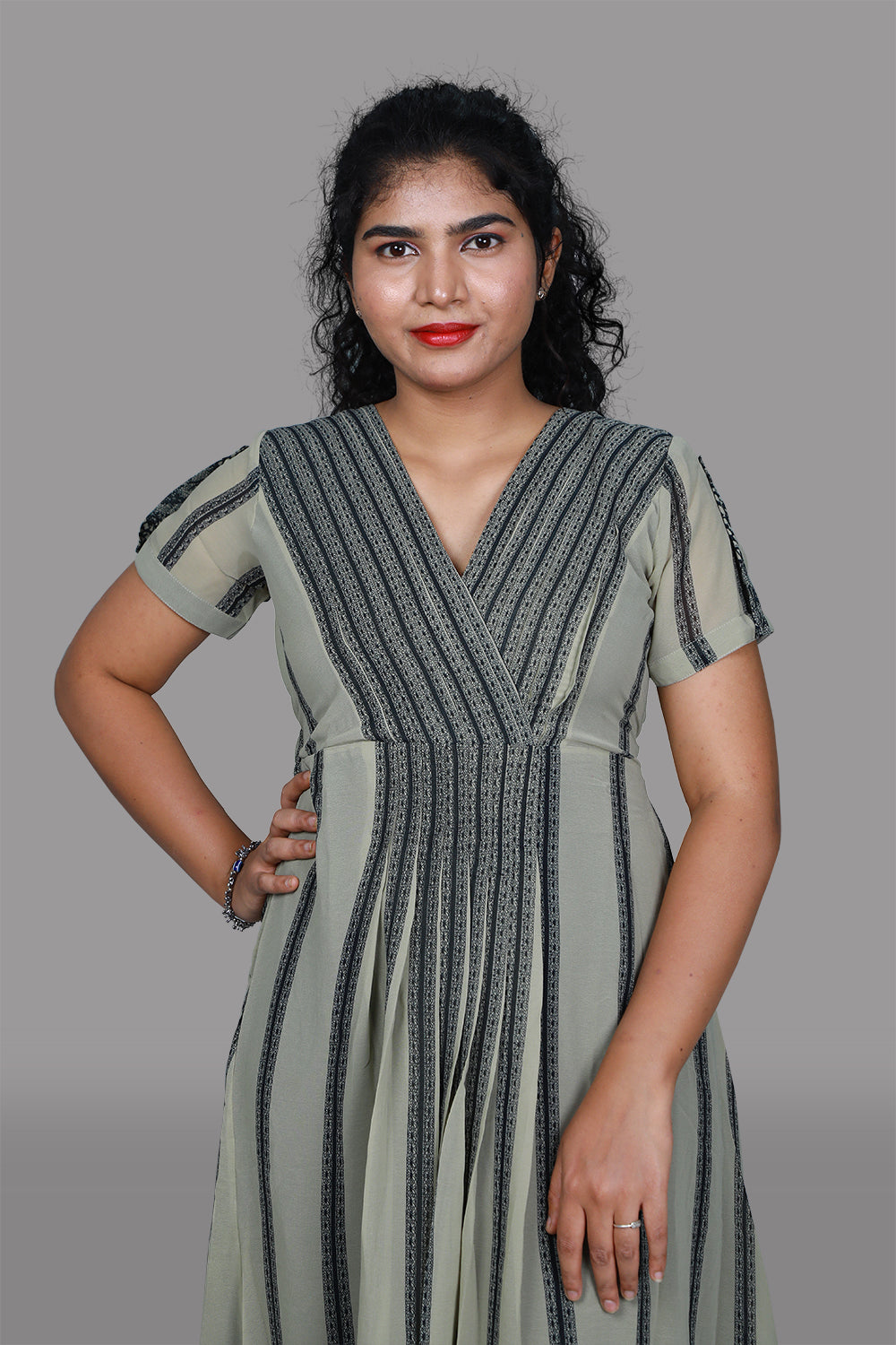 Squirrel grey printed gown |  S3G886